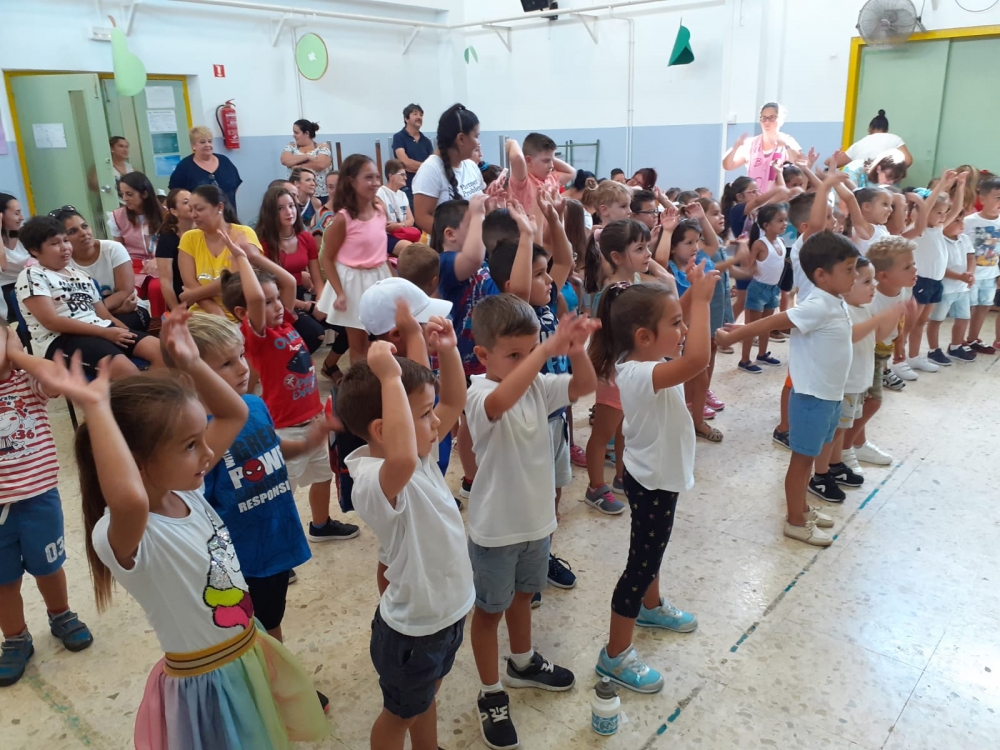 <?php echo Fiesta de Bienvenida de Educación Infantil y Especial.